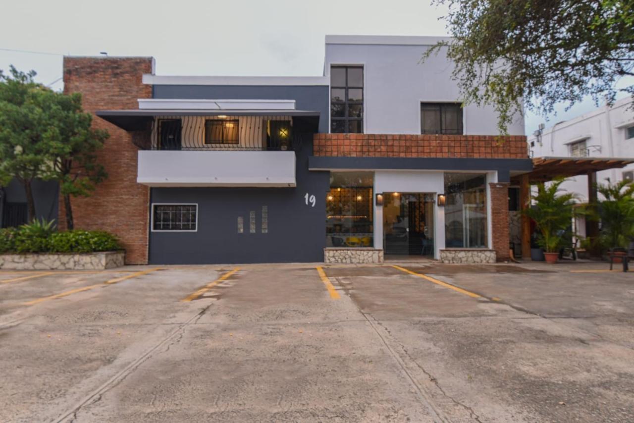Ph 19 Guesthouse Hotel In Gazcue Santo Domingo Exterior photo