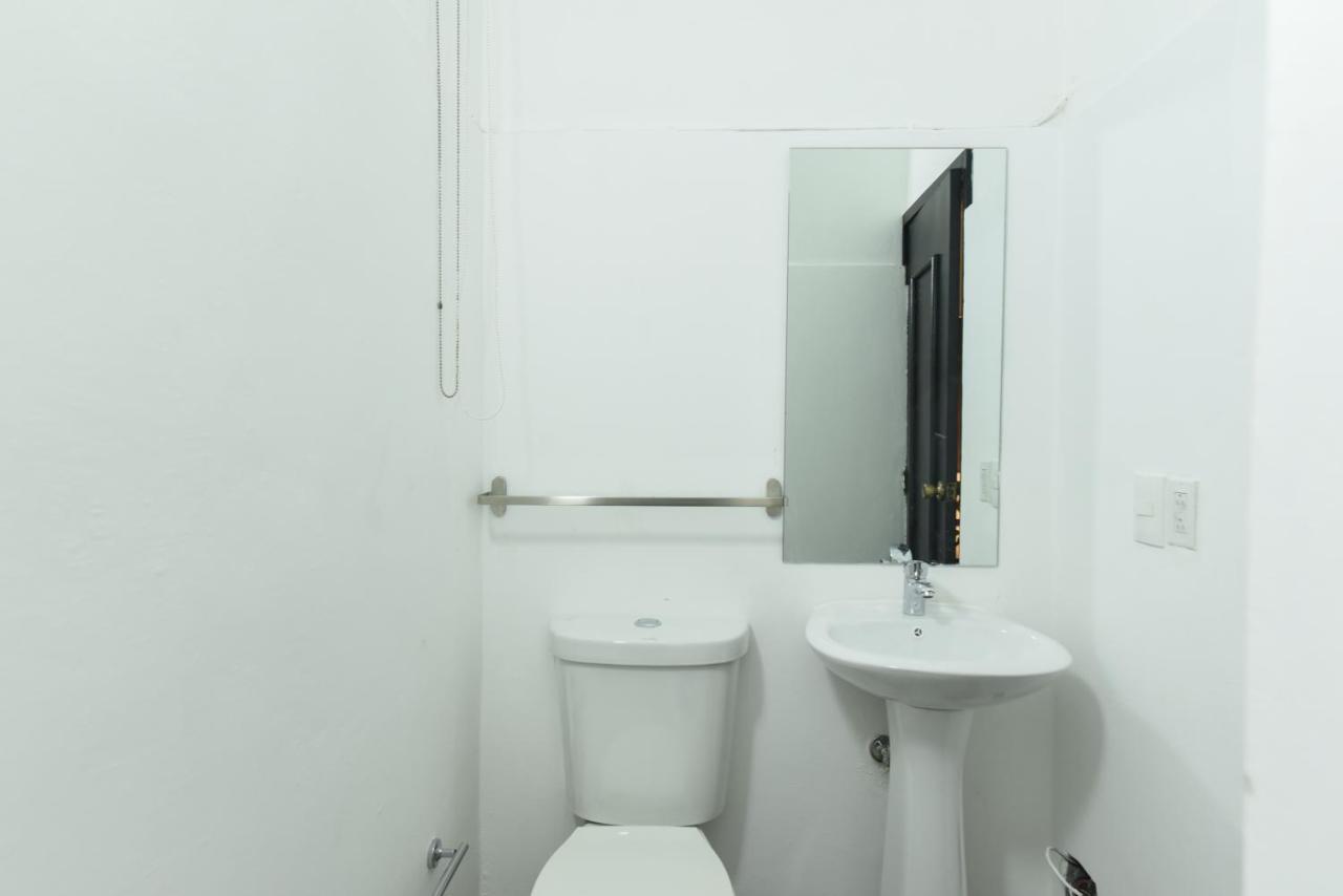 Ph 19 Guesthouse Hotel In Gazcue Santo Domingo Room photo