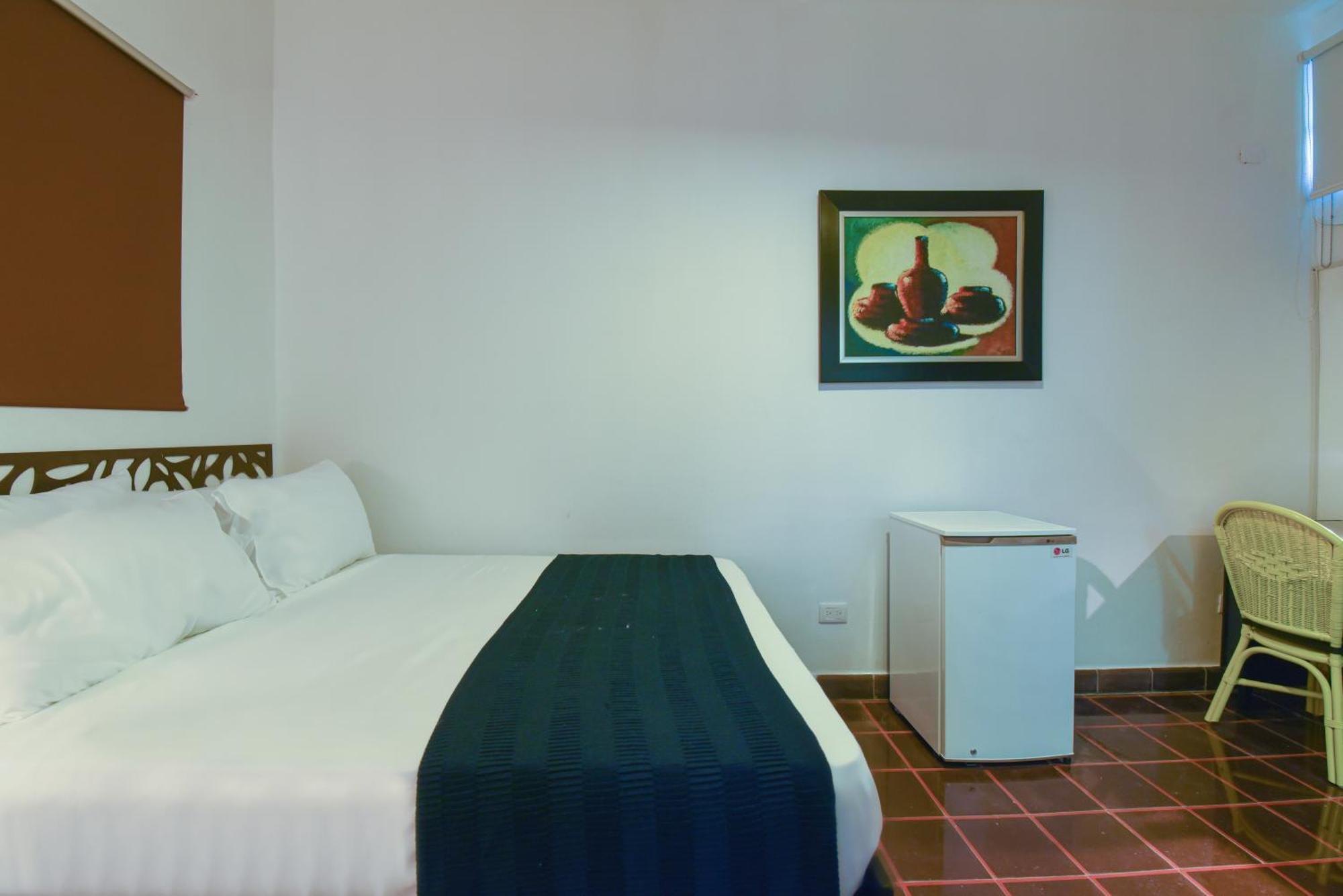 Ph 19 Guesthouse Hotel In Gazcue Santo Domingo Room photo